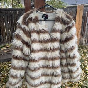 Women's Vintage Brown and White Faux Fur Coat 1x